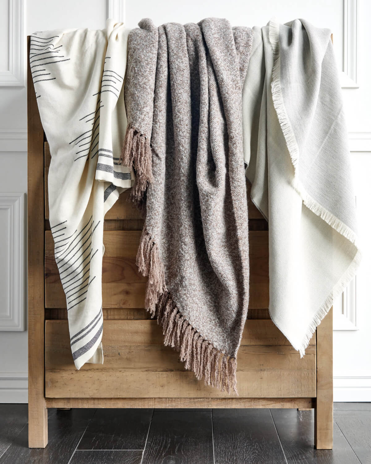 
                  
                    Ethically made luxury alpaca throw blankets gray and white.
                  
                